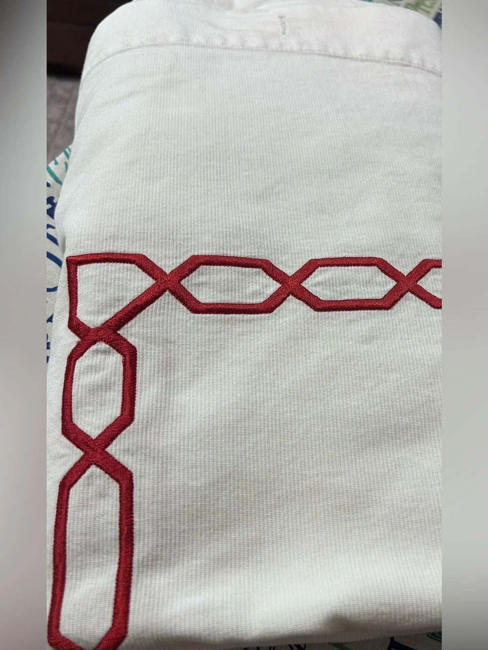Pottery Barn  hotel shower curtain White Red Embroidery heavy cotton 72x72 in.